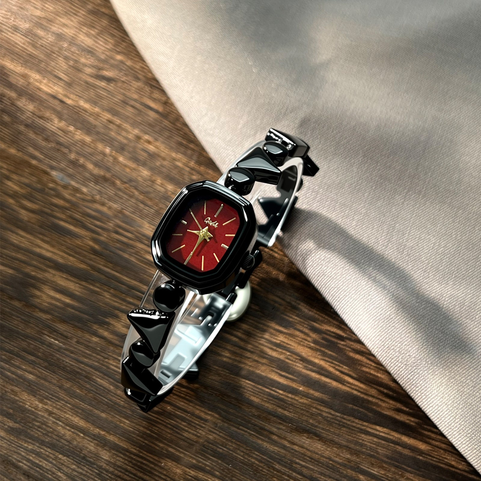 Geometric Bezel Minimal Link Bracelet Watch