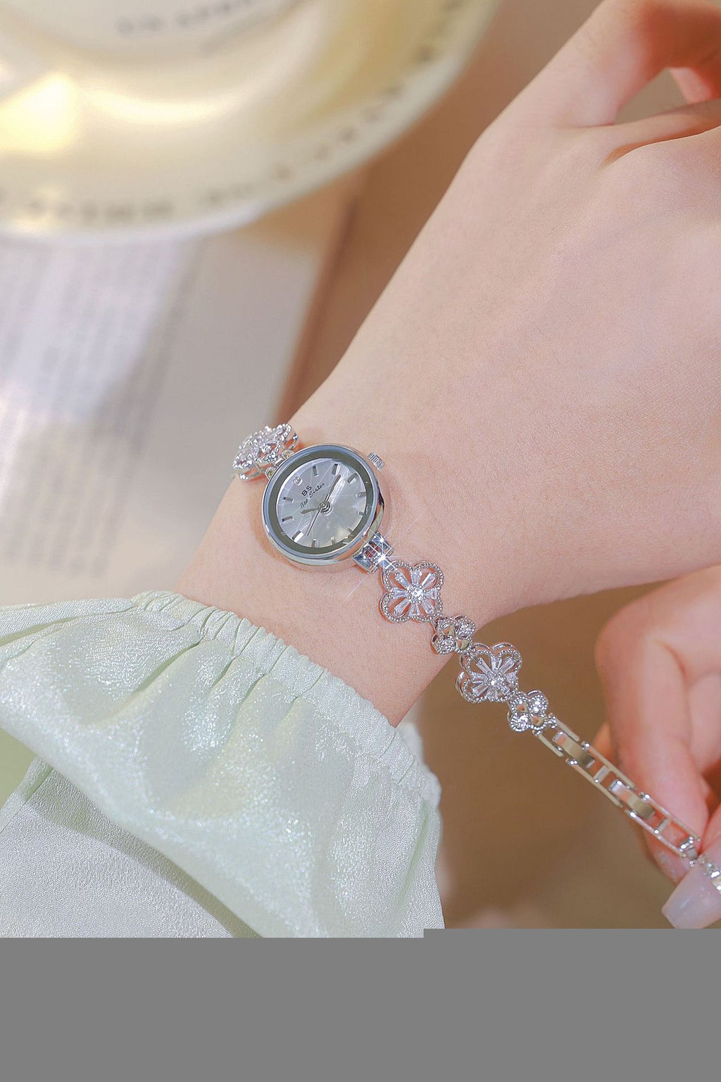 Round Minimal Dial Floral Crystal Watch