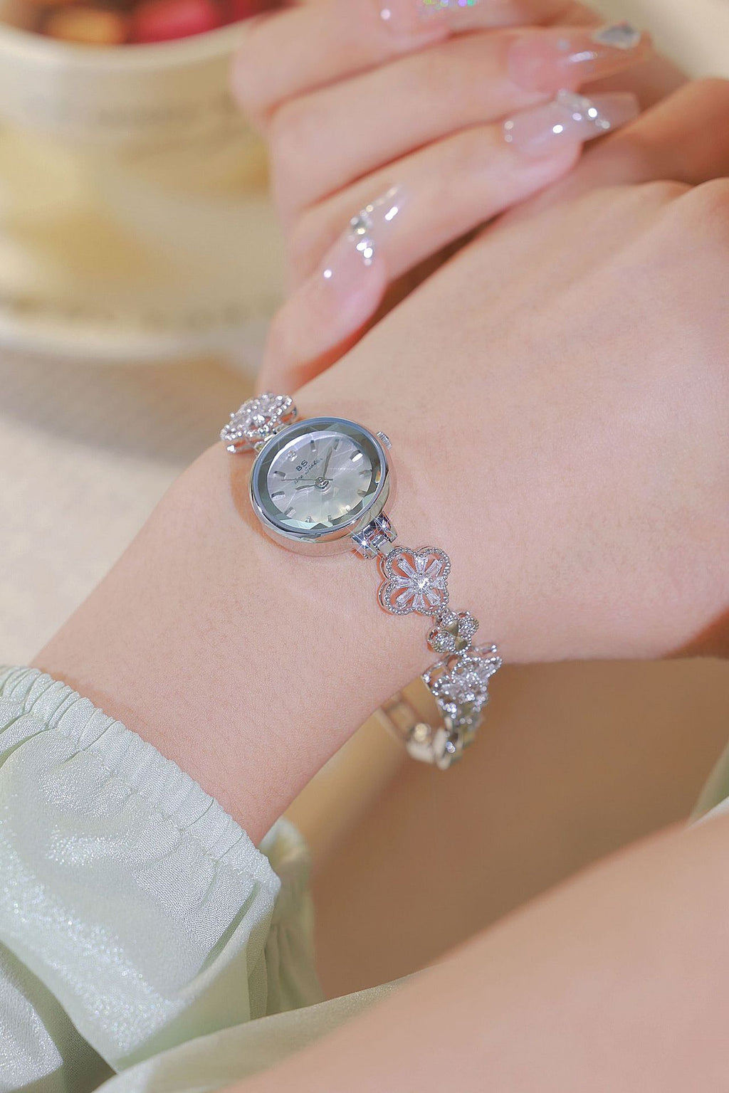 Round Minimal Dial Floral Crystal Watch