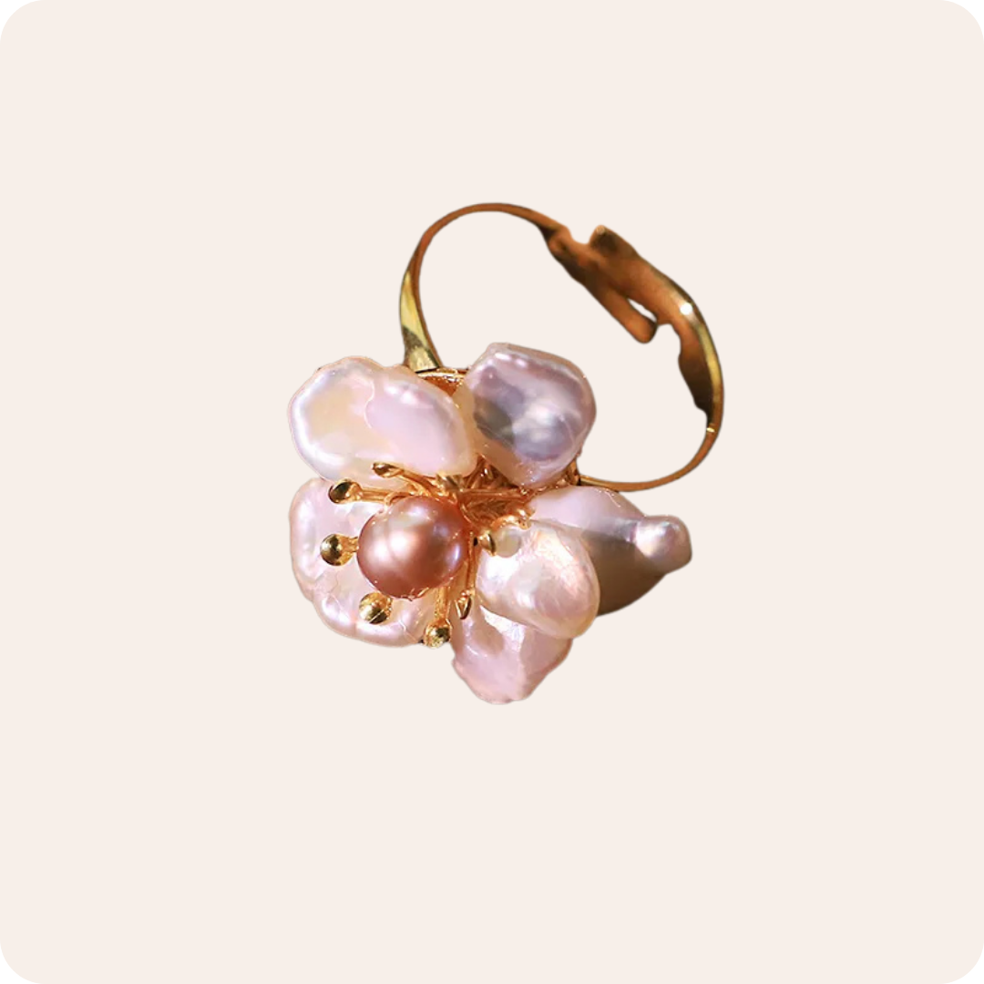 18k Gold Pearl Flower Vintage Ring