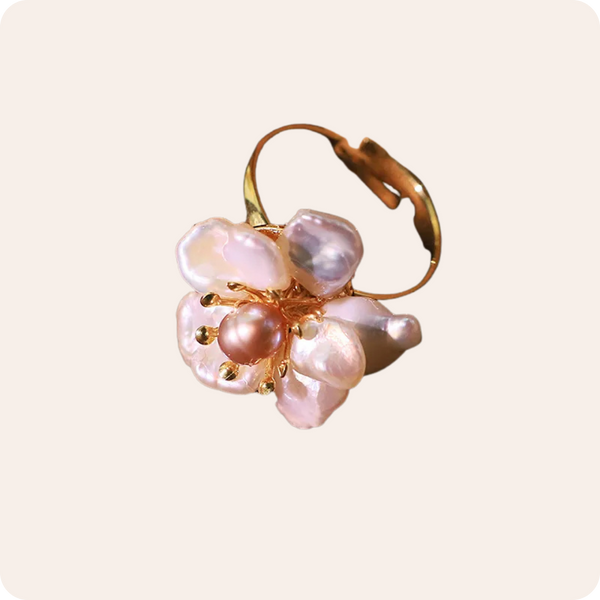 18k Gold Pearl Flower Vintage Ring