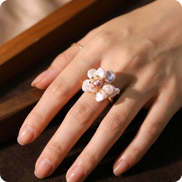 18k Gold Pearl Flower Vintage Ring