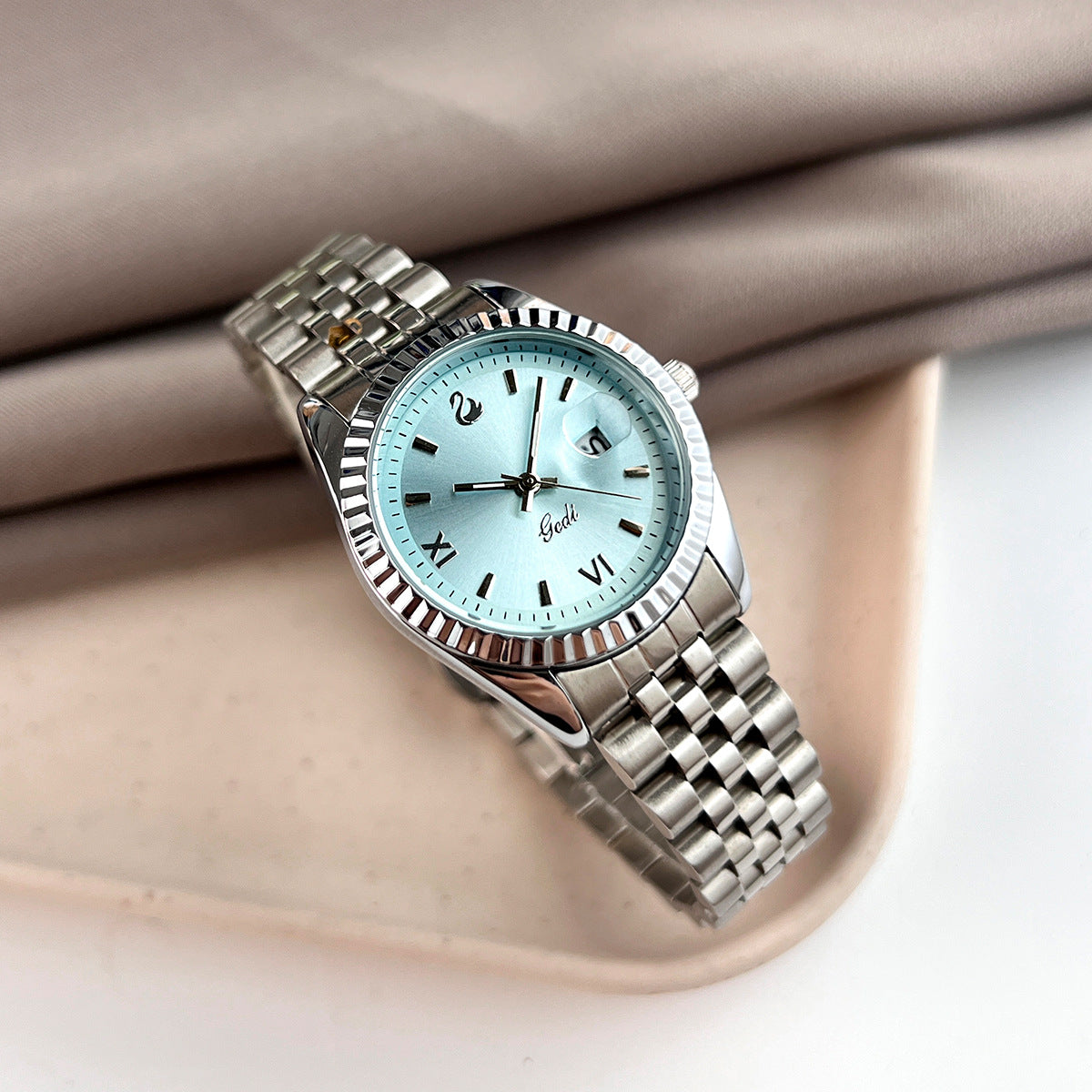 Fluted Bezel Date Dial Bracelet Watch