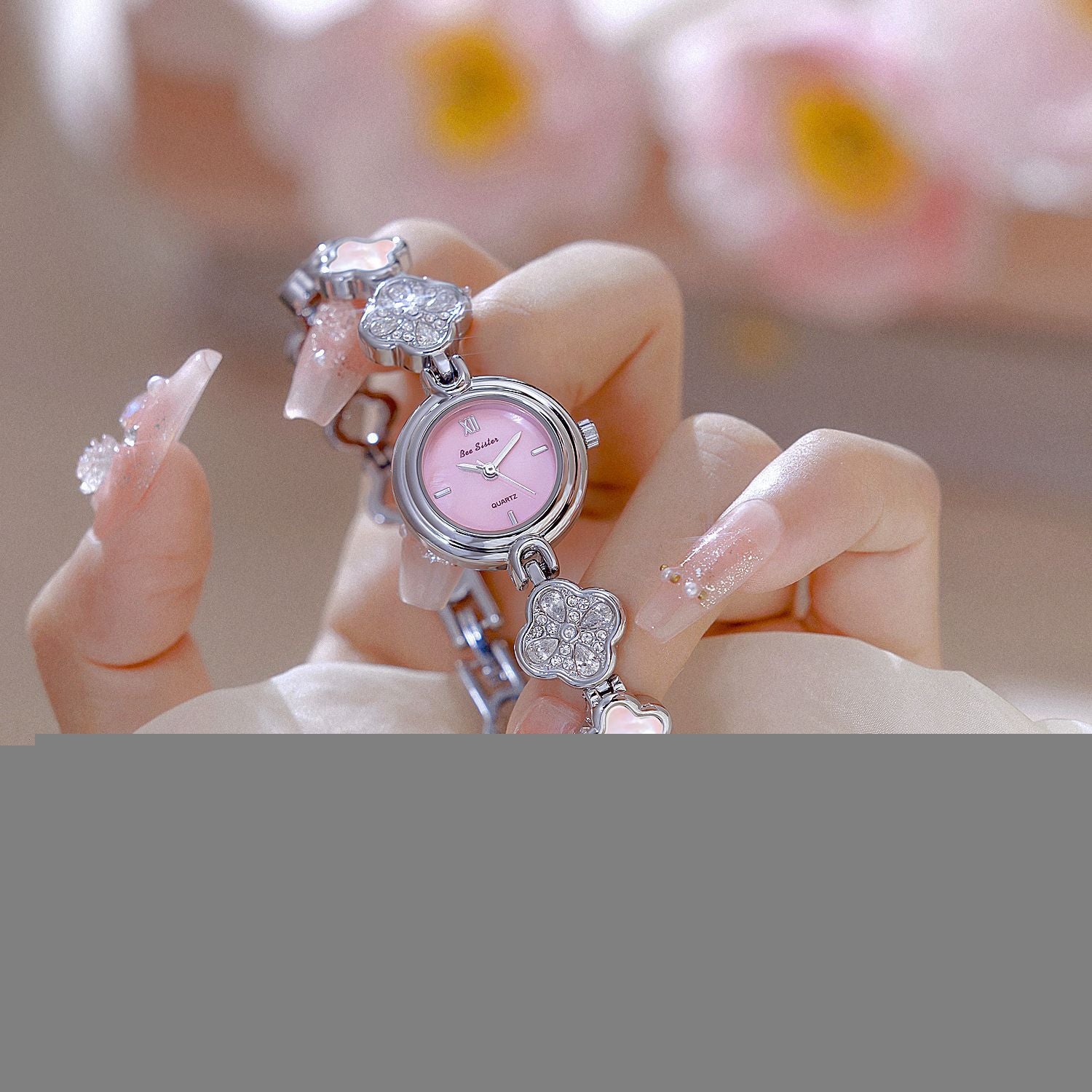 Elegant Floral Design Quartz Watch