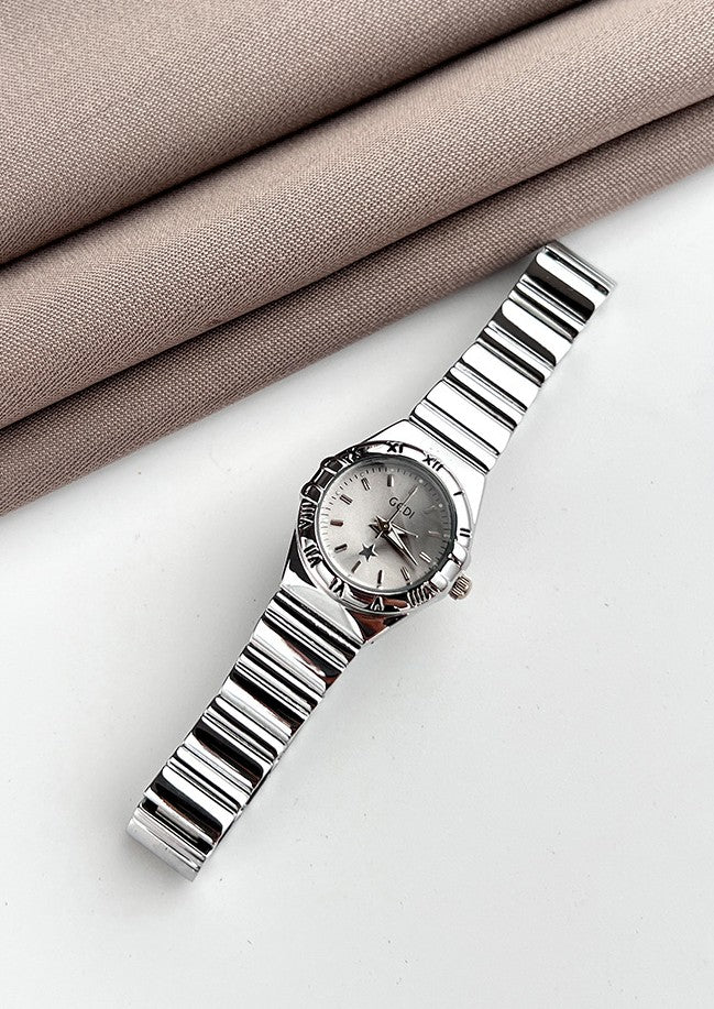 Fluted Bezel Roman Marker Bracelet Watch