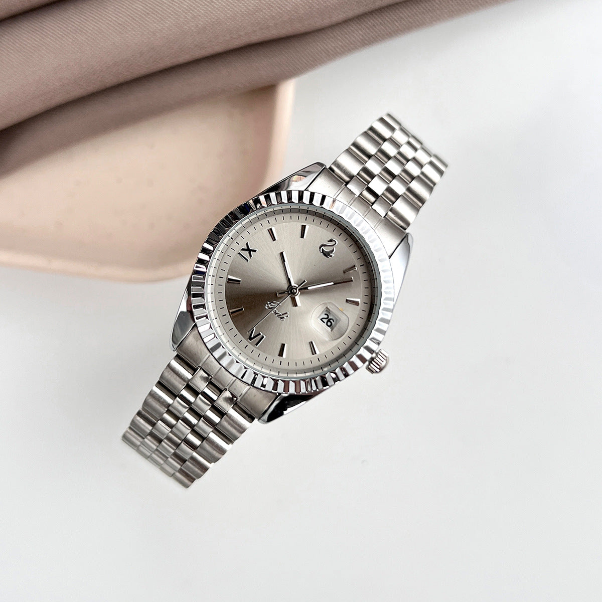 Fluted Bezel Date Dial Bracelet Watch