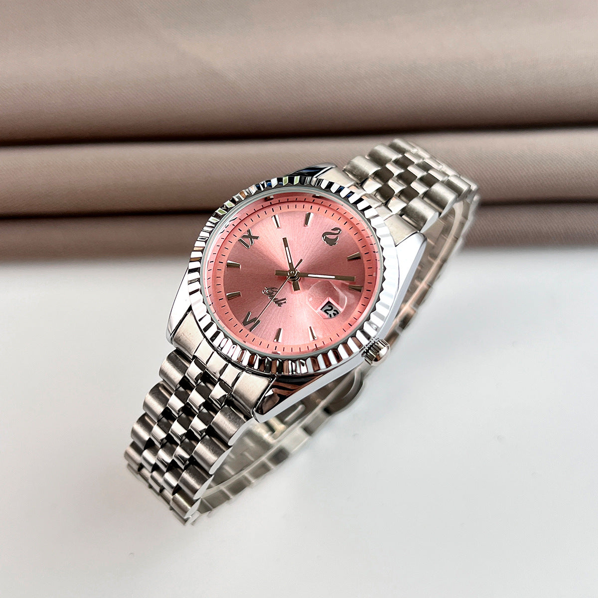 Fluted Bezel Date Dial Bracelet Watch
