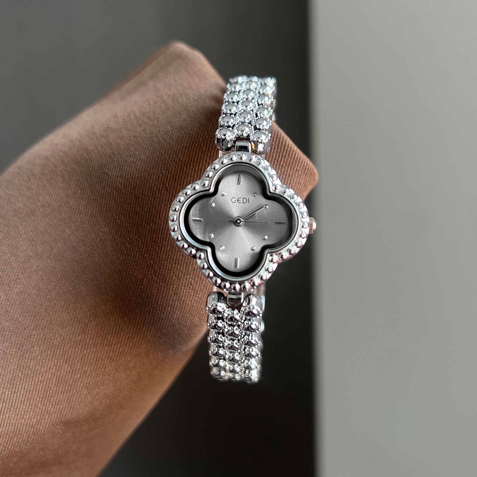 Clover Dial Crystal Bezel Bracelet Watch