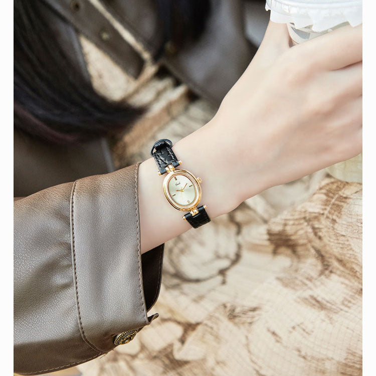 Gedi Oval Leather Watch