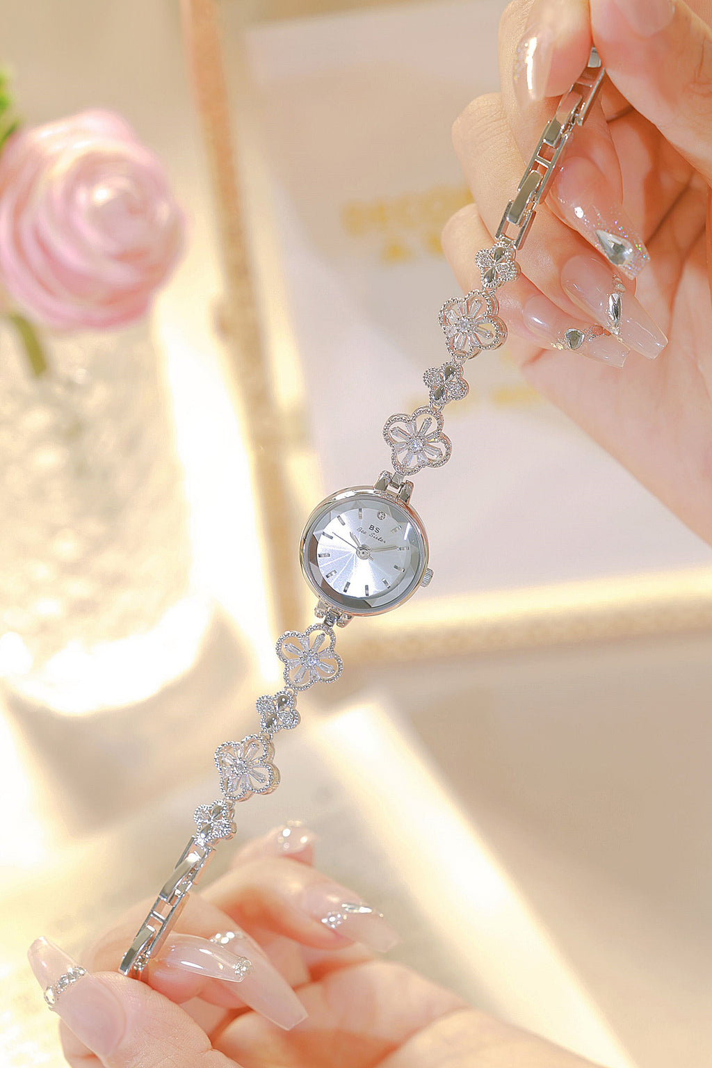 Round Minimal Dial Floral Crystal Watch