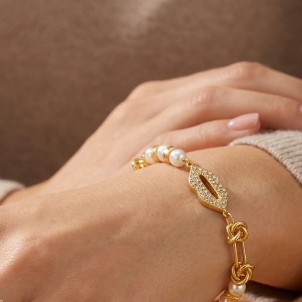 Gold Pearl Rhinestone Travel Bracelet